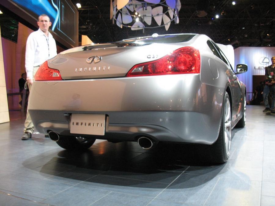  Infiniti G37 Coupe 2007 года  (фото 28 из 74)
